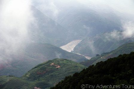 The Nu River seen from the top of Songshan Mountain. The Huitong Bridge is just barely visable from this 1,300-meter vantage point.