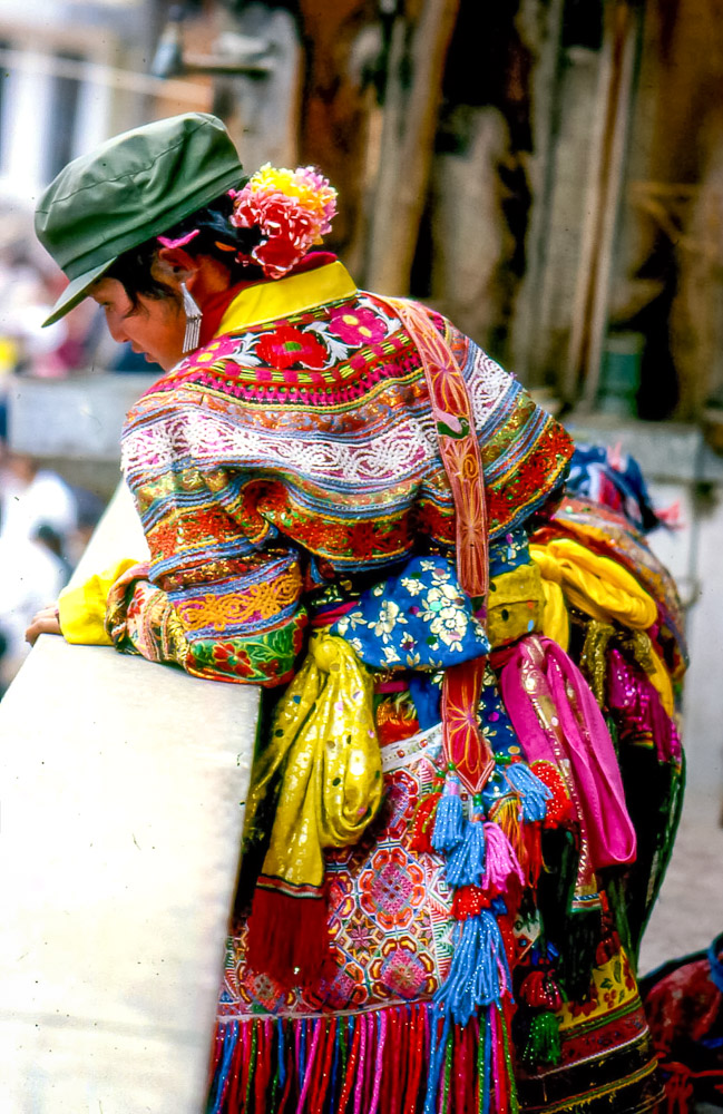 Santai Yi woman