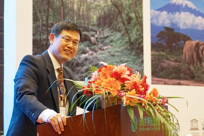 Professor Xu Jianchu, Principal Scientist for ICRAF East and Central Asia, addresses attendees at the Mountain Futures Conference in Kunming