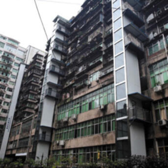 Three new external elevators in a Kunming apartment complex