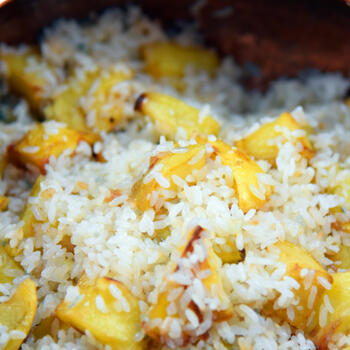 A Fuxian Lake specialty: Copper pot rice with ham and potatoes