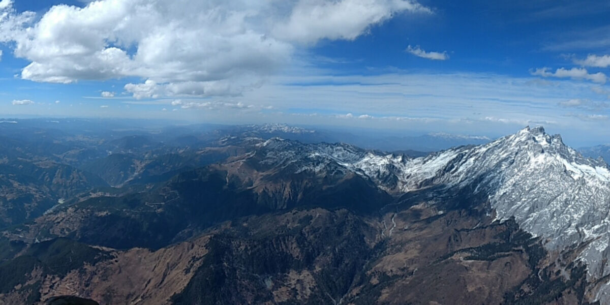 Paragliding high above Tiger Leaping Gorge