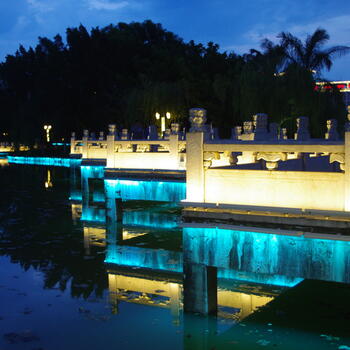 Mengzi park at night (image credit: Ben Campbell)