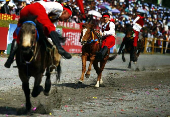 Horse racing during Sanyuejie