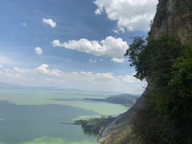 An epic view of Dianchi from the Longmen Grottoes at Xishan