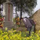 Observing Tomb Sweeping Festival in China