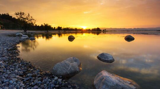 Dian Lake sunset